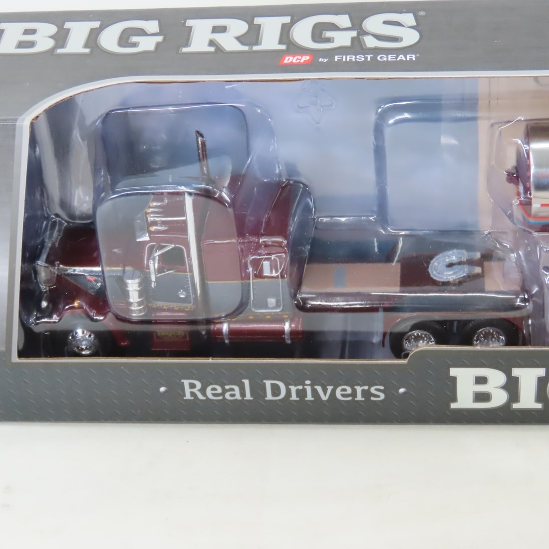1st Gear 1:64 Bryce Peterbilt 359 Tanker/Sleeper - 8