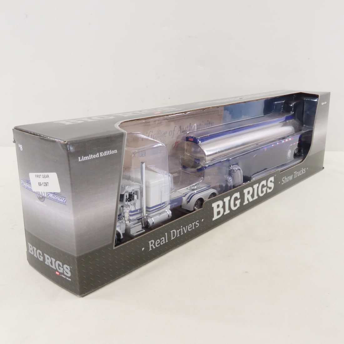 1st Gear 1:64 Preferred Peterbilt 389 Fuel Tanker - 2