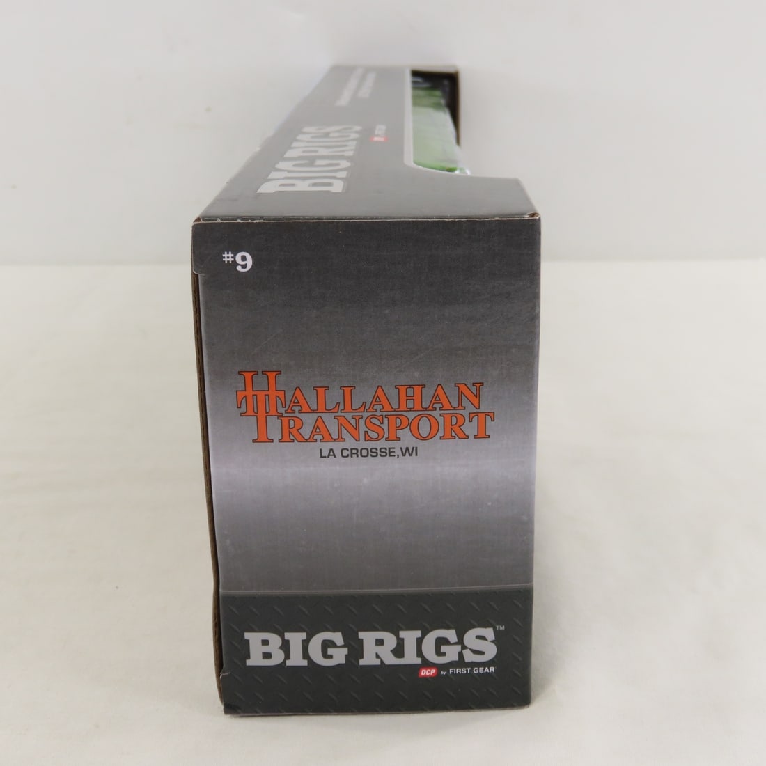 1st Gear 1:64 Hallahan Peterbilt 389 Cab & Trailer - 3