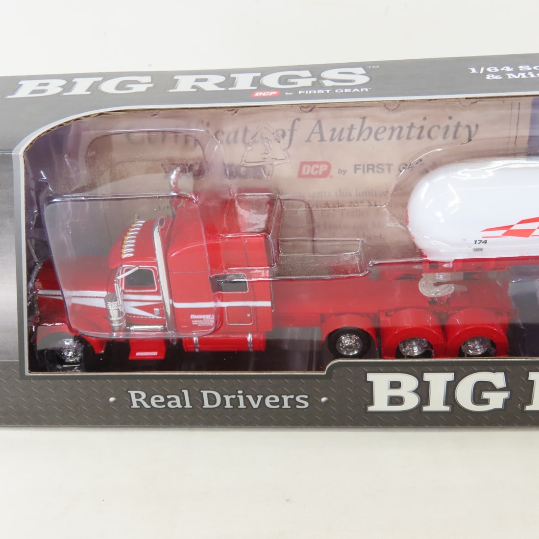 1st Gear 1:64 Hausmann Peterbilt 389 LPG Tanker - 8