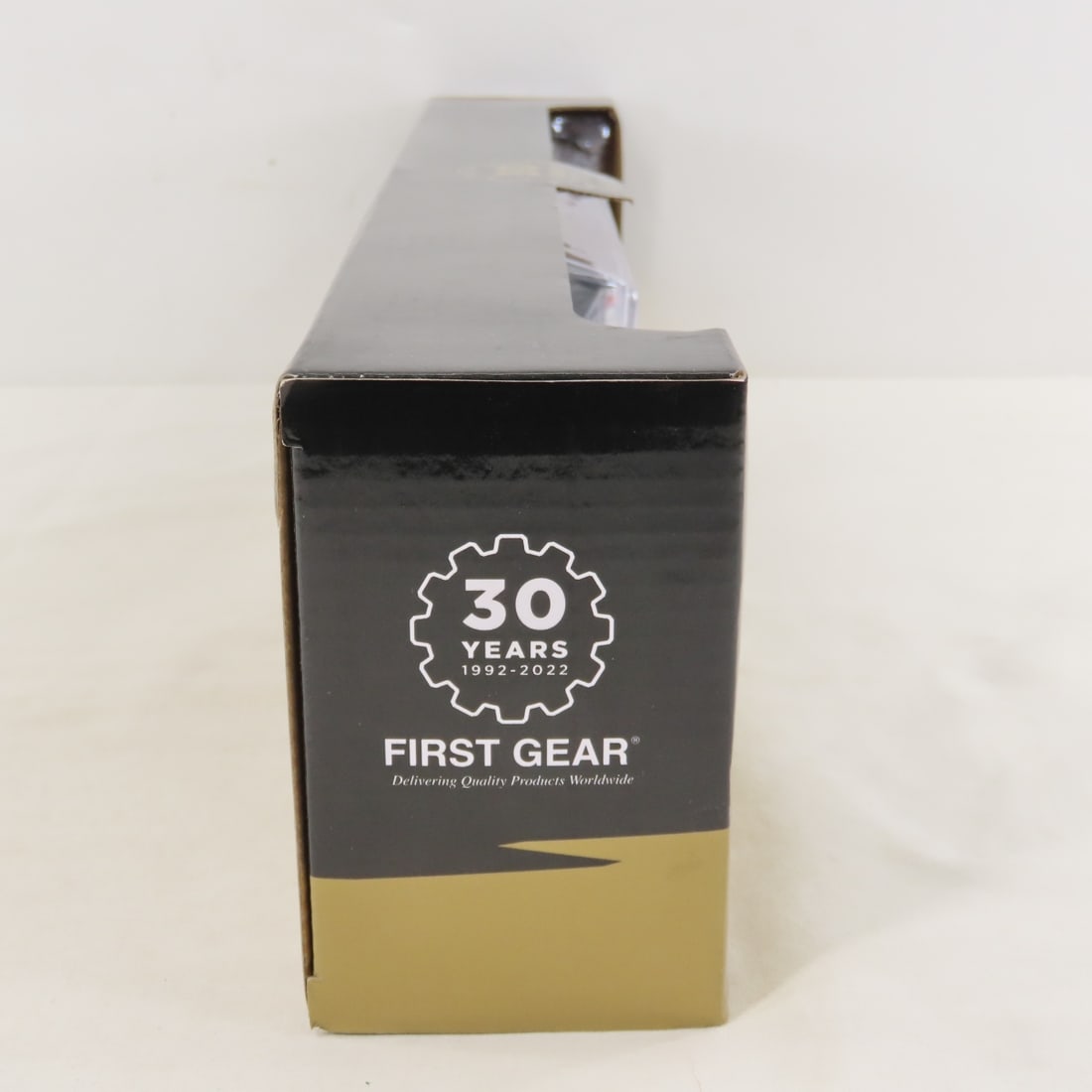 1st Gear 1:64 30th Anniv Peterbilt 389 Livestock - 3