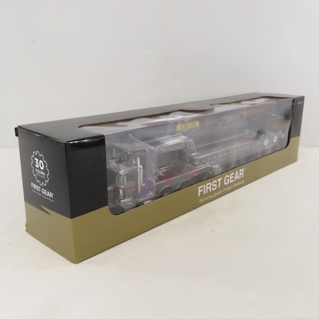 1st Gear 1:50 30th Anniv Peterbilt 367 w/Lowboy - 2