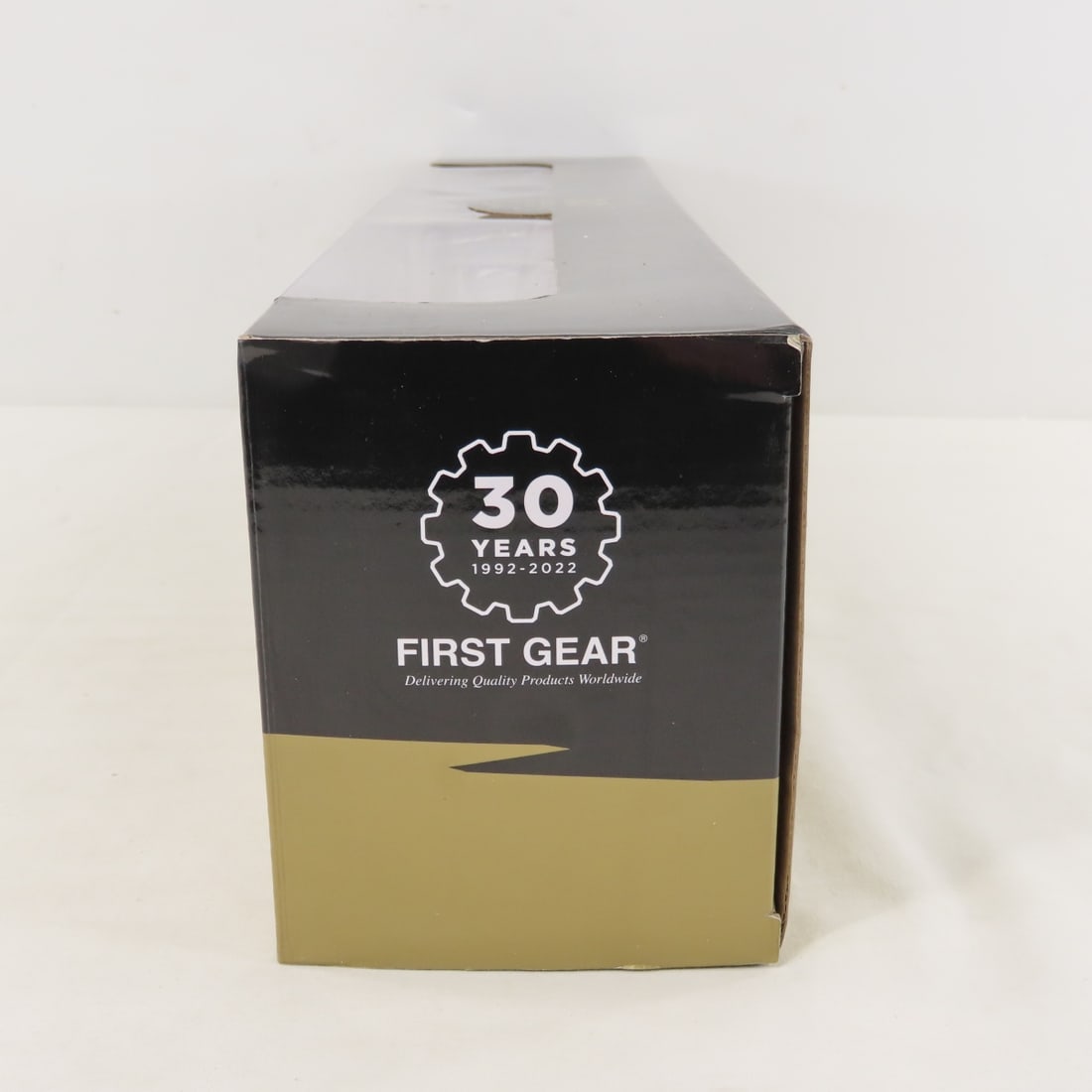 1st Gear 1:50 30th Anniv Peterbilt 367 w/Lowboy - 5
