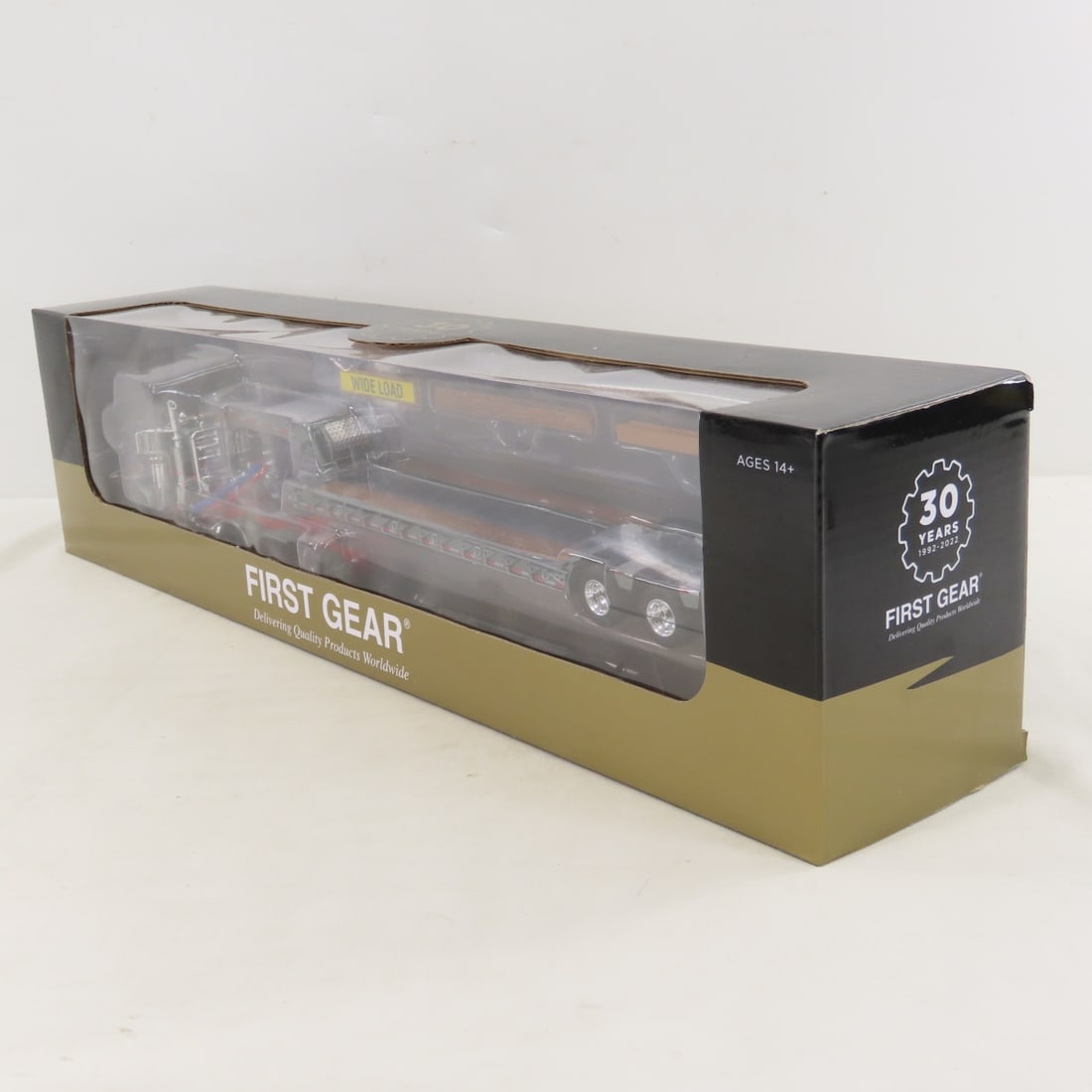 1st Gear 1:50 30th Anniv Peterbilt 367 w/Lowboy - 6