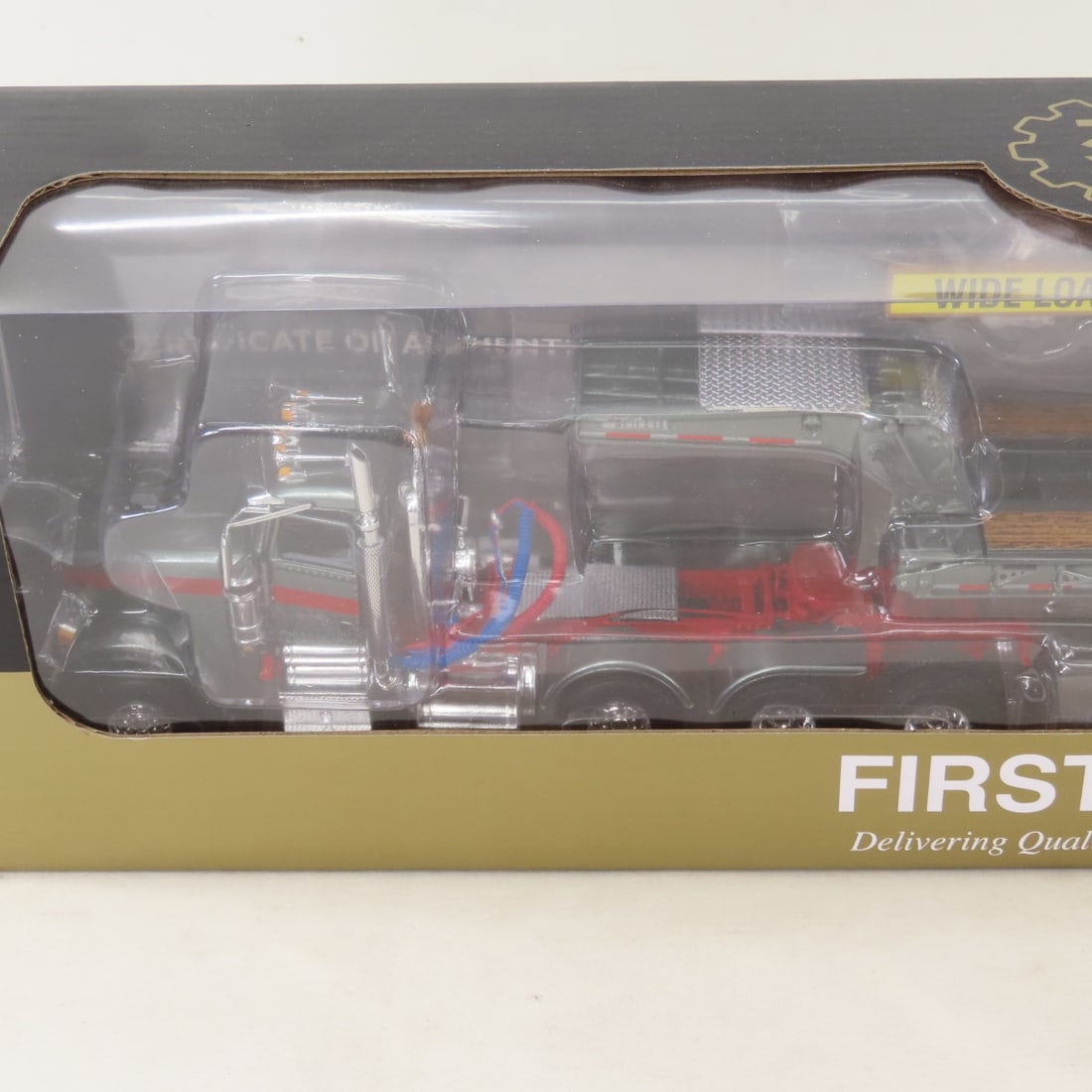 1st Gear 1:50 30th Anniv Peterbilt 367 w/Lowboy - 8