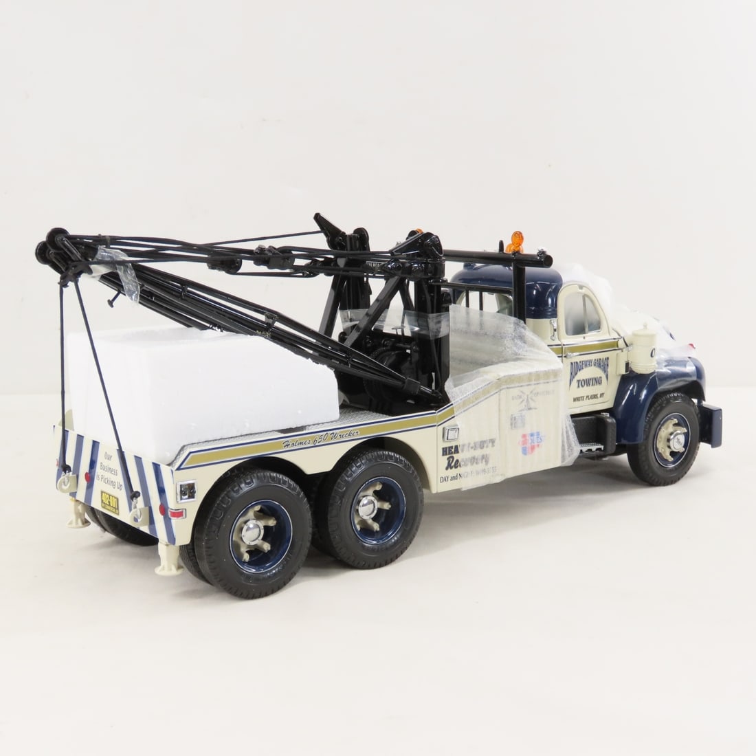1st Gear Ridgeway 1960 Mack B61 CarQuest Wrecker - 5