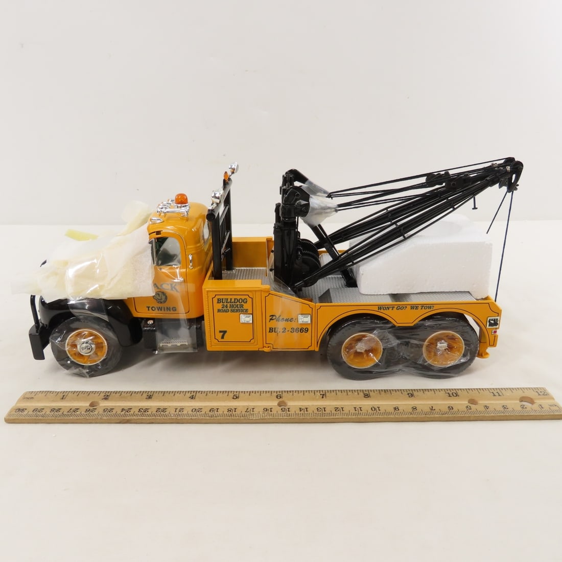 1st Gear 1960 Mack B61 Classic Edition Tow Truck - 2