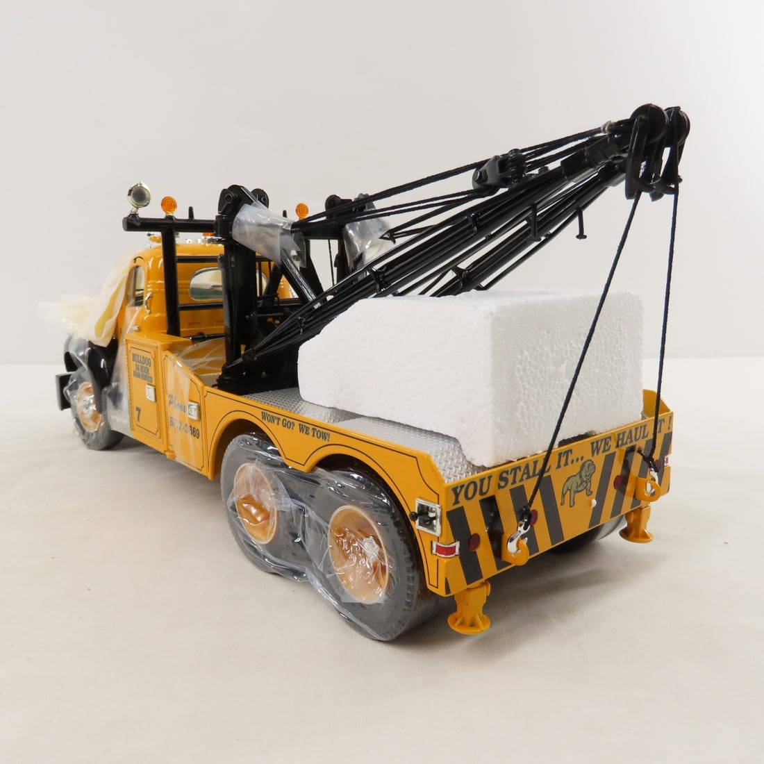 1st Gear 1960 Mack B61 Classic Edition Tow Truck - 3