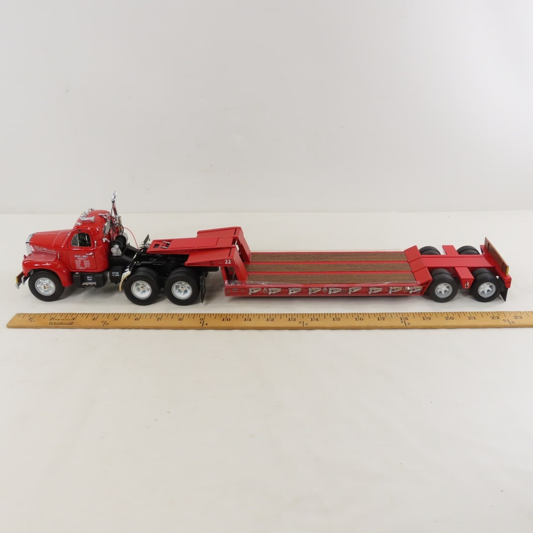 1st Gear Dallas Mavis 1960 Mack B61 Gooseneck - 2