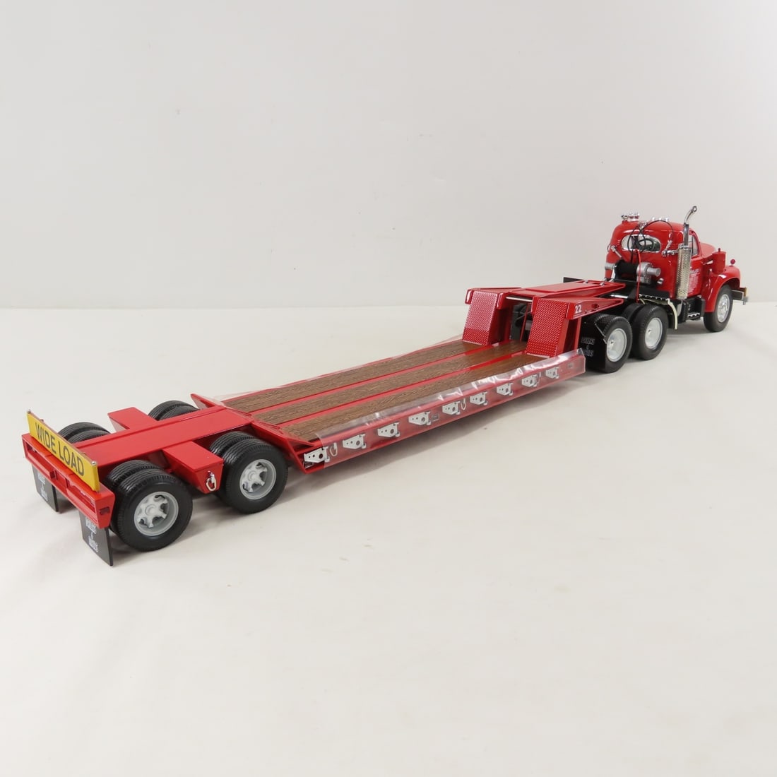 1st Gear Dallas Mavis 1960 Mack B61 Gooseneck - 5