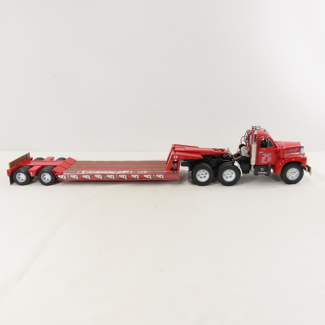 1st Gear Dallas Mavis 1960 Mack B61 Gooseneck - 6