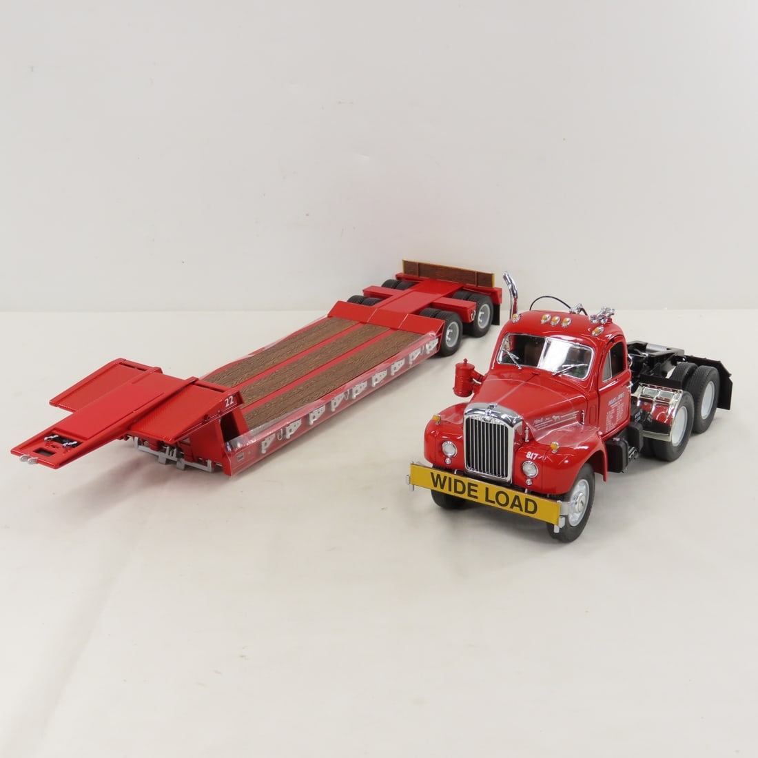 1st Gear Dallas Mavis 1960 Mack B61 Gooseneck - 9
