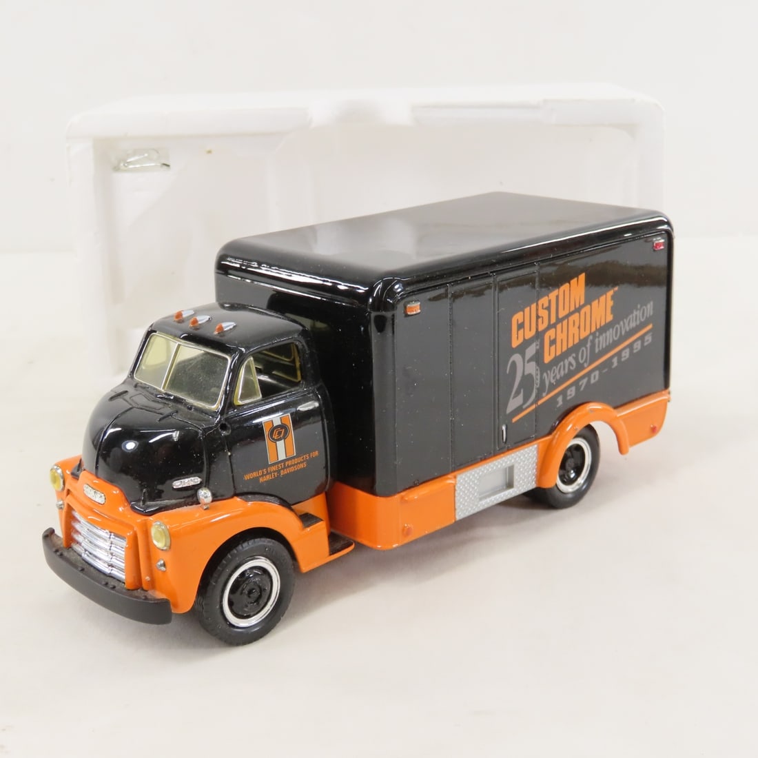 1st Gear 1:34 HD Mack Hauling B61 Dump Truck: 1st Gear 1:34 HD Mack Hauling B61 Dump Truck - Diecast Metal 19-1454 Missing Original Box. LOT SIZE: 9x4x4" 2 LBS All information and photos, which are part of the description, are intended to be as