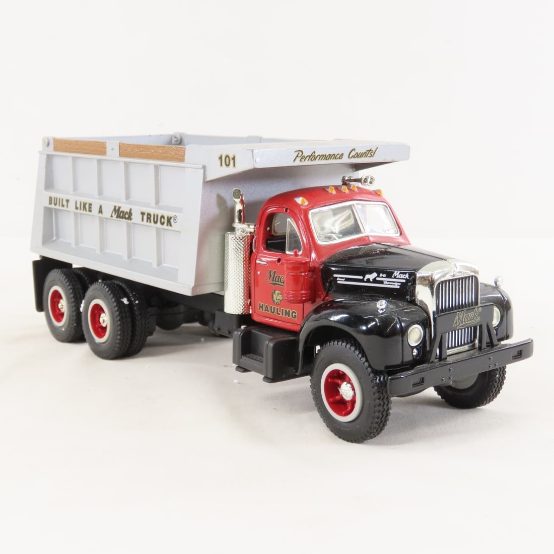1st Gear 1:34 Mack Hauling B61 Dump Truck - 7