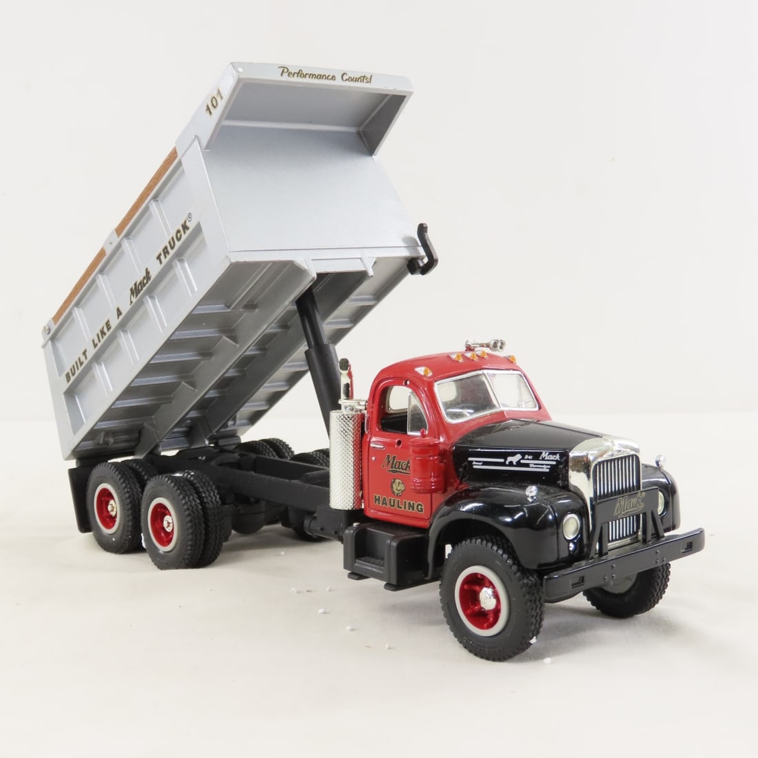 1st Gear 1:34 Mack Hauling B61 Dump Truck - 9