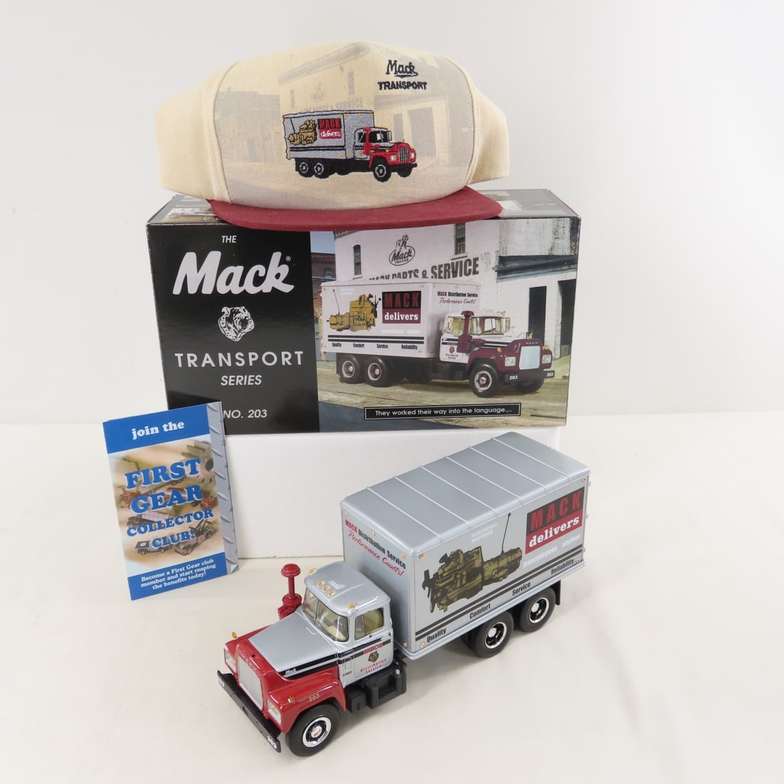 1st Gear 1:34 Mack Straight Truck, Embroidered Hat: 1st Gear 1:34 Mack Straight Truck, Embroidered Hat - Diecast Metal 19-2410 R600. With original shipping box. LOT SIZE: 10x9x5" 2 LBS All information and photos, which are part of the description, are