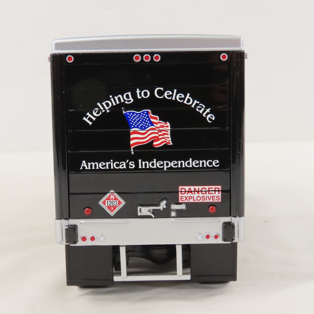 1st Gear 1:34 Liberty Fireworks Mack L Series Van - 4