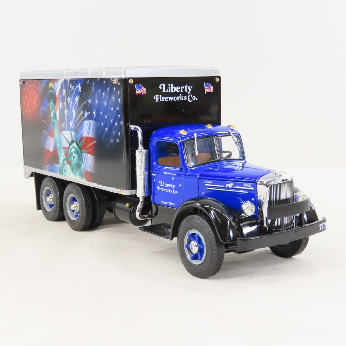 1st Gear 1:34 Liberty Fireworks Mack L Series Van - 8
