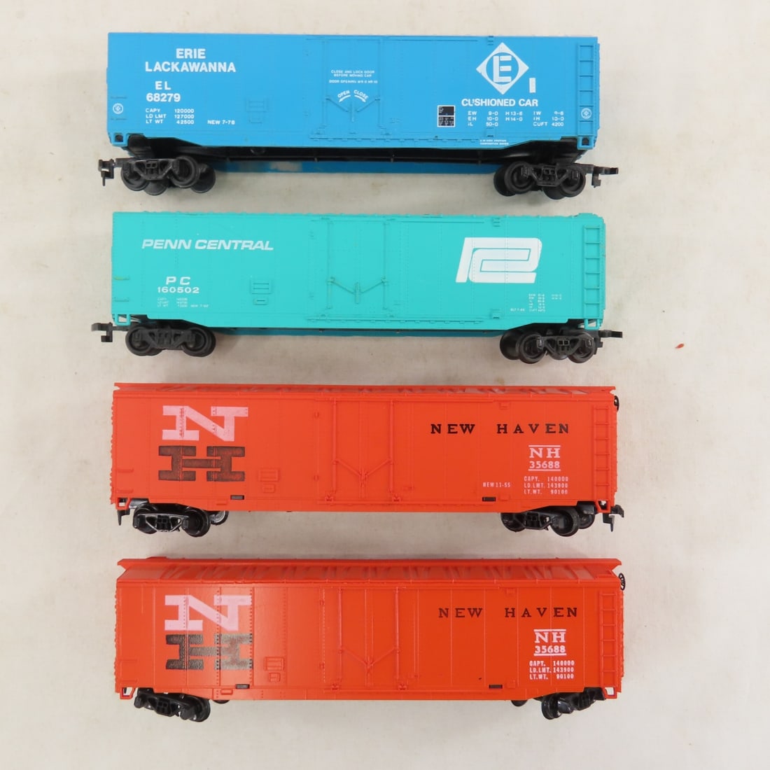 NYC, NH and Penn Engines & Assorted Loose HO Cars - 9