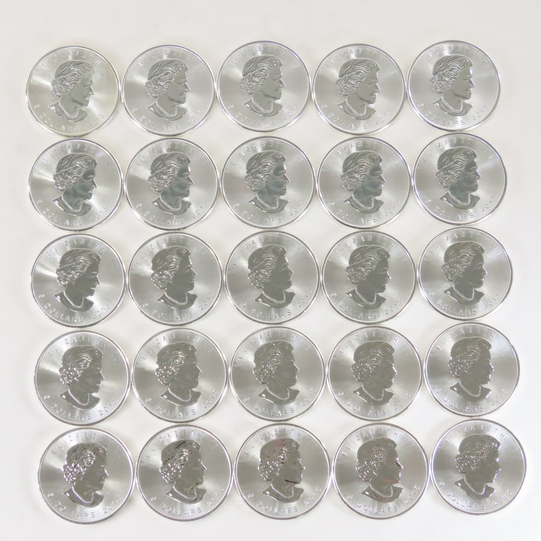 25 2015 1 ozt Canadian $5 .9999 Silver Coins: 25 2015 1 ozt Canadian $5 .9999 Silver Coins - BU in original tube. LOT SIZE: 4x2x2" 2 LB All information and photos, which are part of the description, are intended to be as accurate as possible,