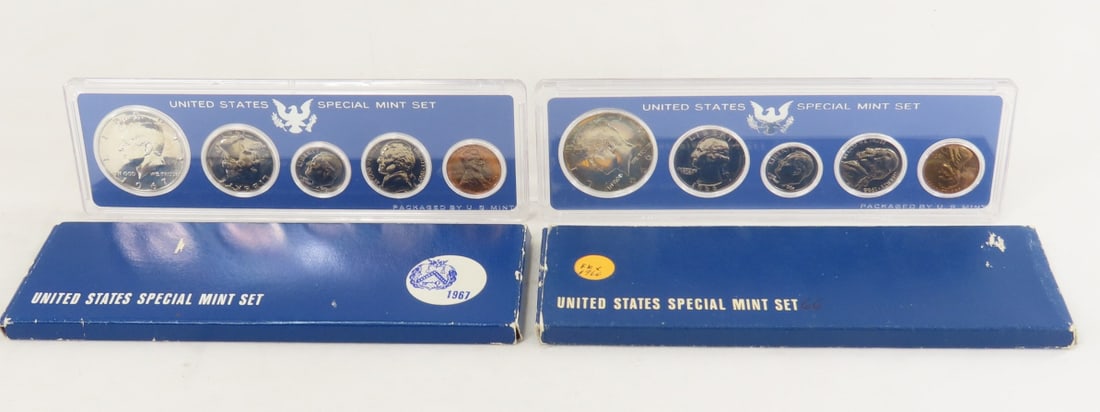 1966 & 1967 US Special Mint Sets: 1966 & 1967 US Special Mint Sets - with boxes. LOT SIZE: 7x3x1" 1 LB All information and photos, which are part of the description, are intended to be as accurate as possible, but errors are possible.