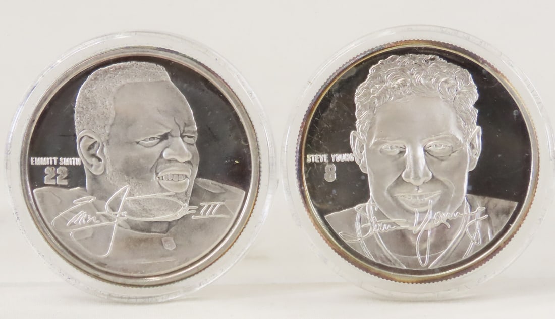 Emmitt Smith & Steve Young 1ozt .999 Silver Rounds: Emmitt Smith & Steve Young 1ozt .999 Silver Rounds - LOT SIZE: 2x2x1" 1 LB All information and photos, which are part of the description, are intended to be as accurate as possible, but errors are