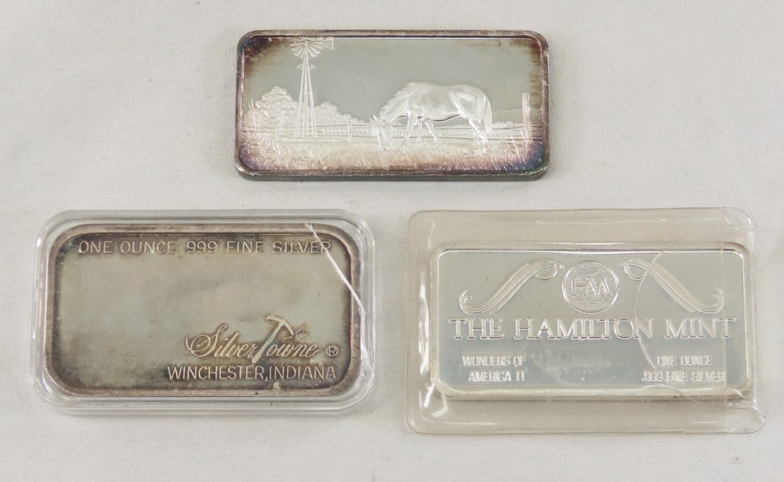 3 1ozt .999 Silver Bars: 3 1ozt .999 Silver Bars - LOT SIZE: 3x2x1" 1 LB All information and photos, which are part of the description, are intended to be as accurate as possible, but errors are possible. No item may be