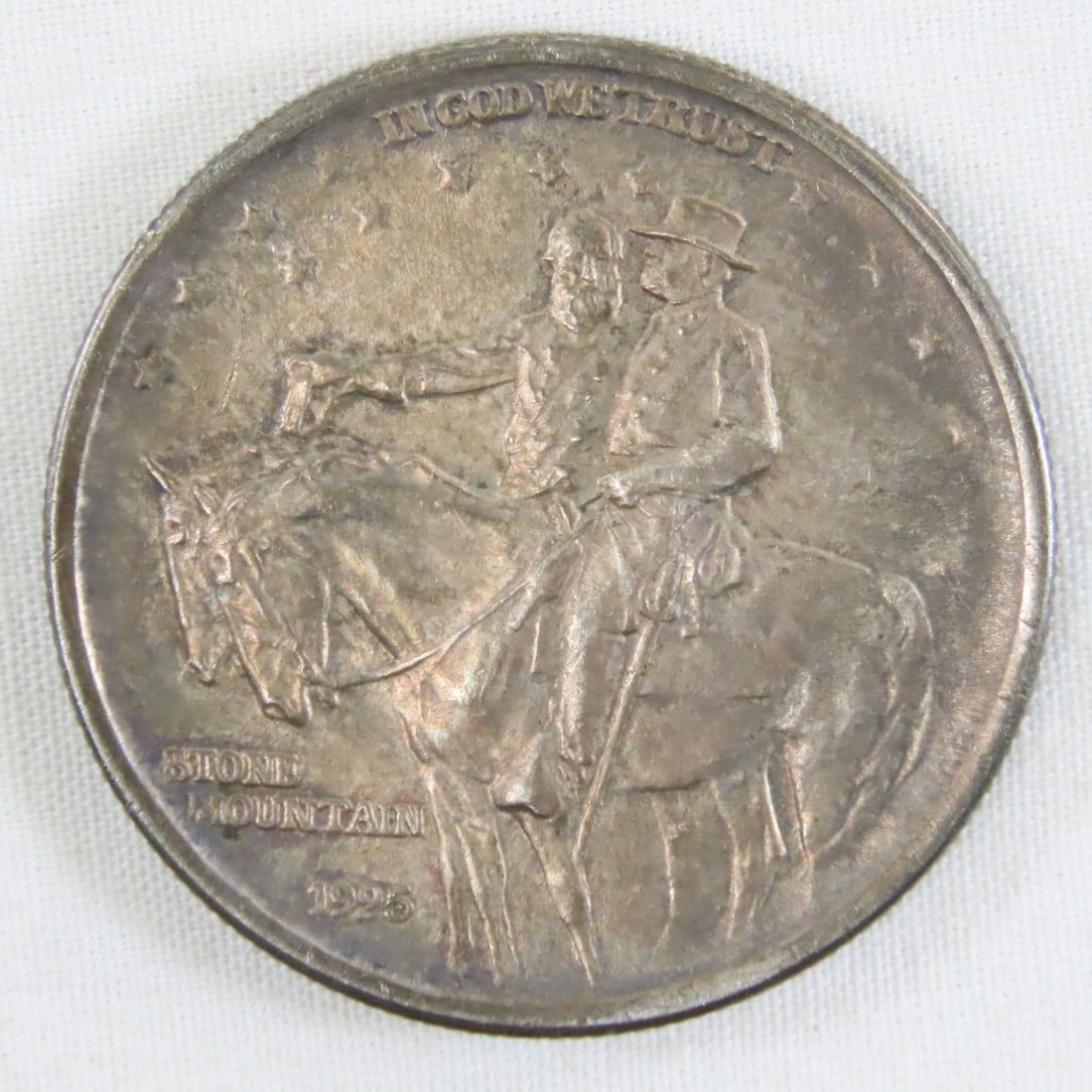 1925 Stone Mountain Commemorative Half Dollar: 1925 Stone Mountain Commemorative Half Dollar - LOT SIZE: 2x2x1" 1 LB All information and photos, which are part of the description, are intended to be as accurate as possible, but errors are