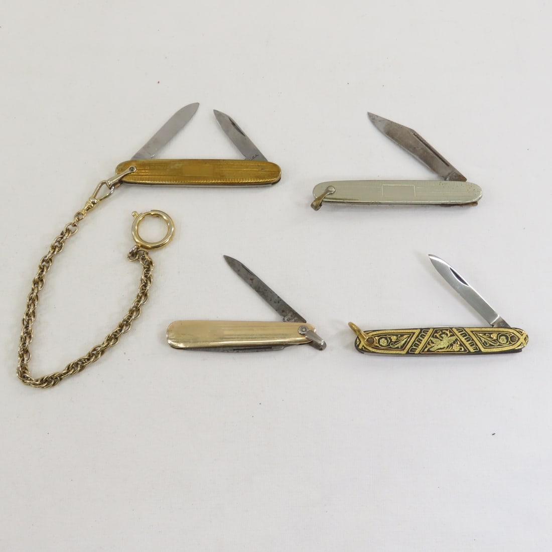 Pocket Watches, Movements, Chains & Knives - 9