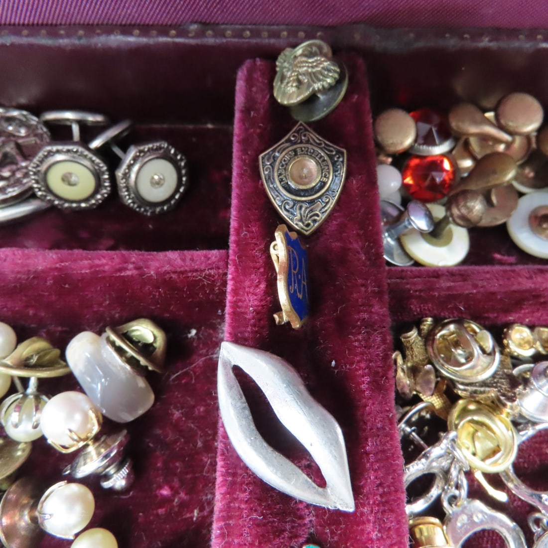Vintage Tie Tacs, Shirt Studs, Service Pins & More - 4