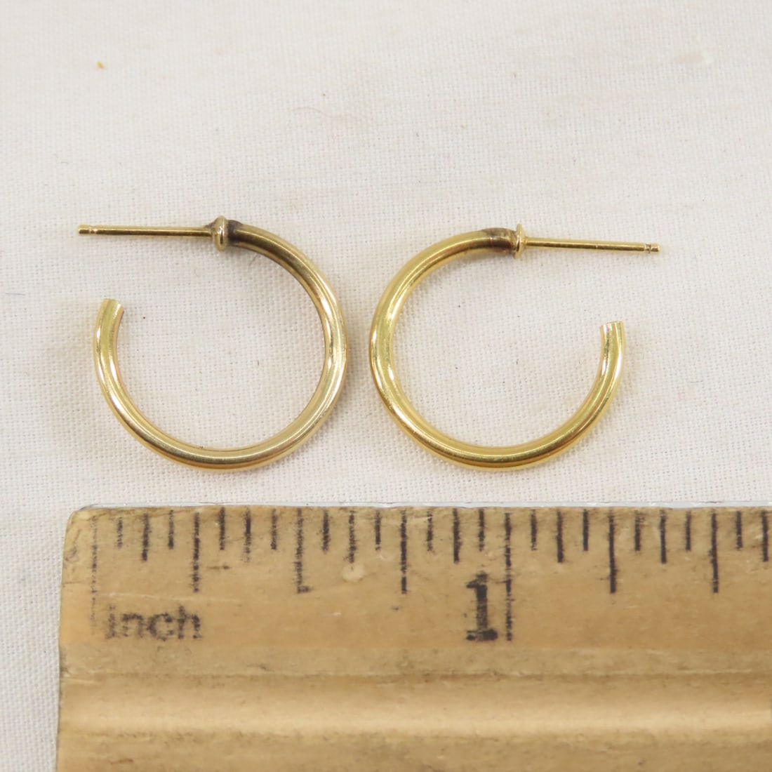 10 kt and 14 kt Gold Earrings and Stick Pin - 3