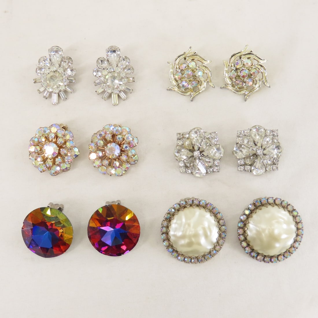 8 Vintage Brooches & 19 Pairs Earrings - 2