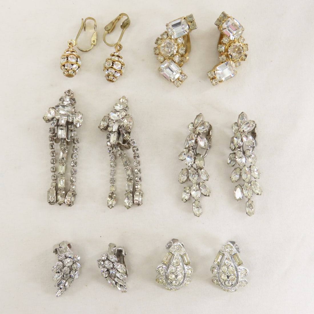 8 Vintage Brooches & 19 Pairs Earrings - 6