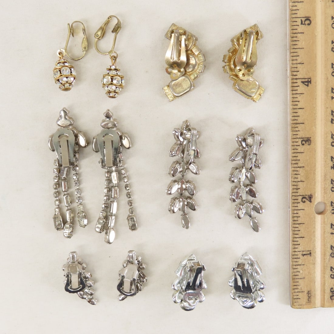 8 Vintage Brooches & 19 Pairs Earrings - 7