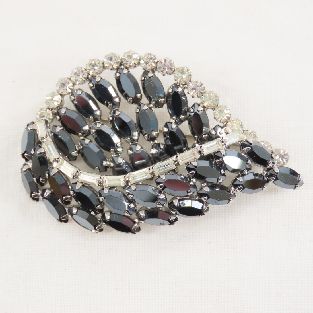 10 Vintage Rhinestone Brooches - 11