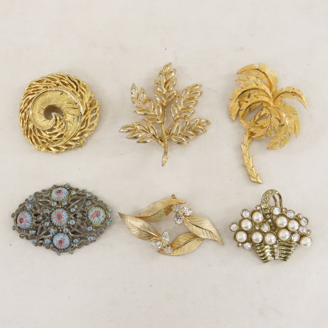 4 JJ and 41 Other Vintage Brooches - 6