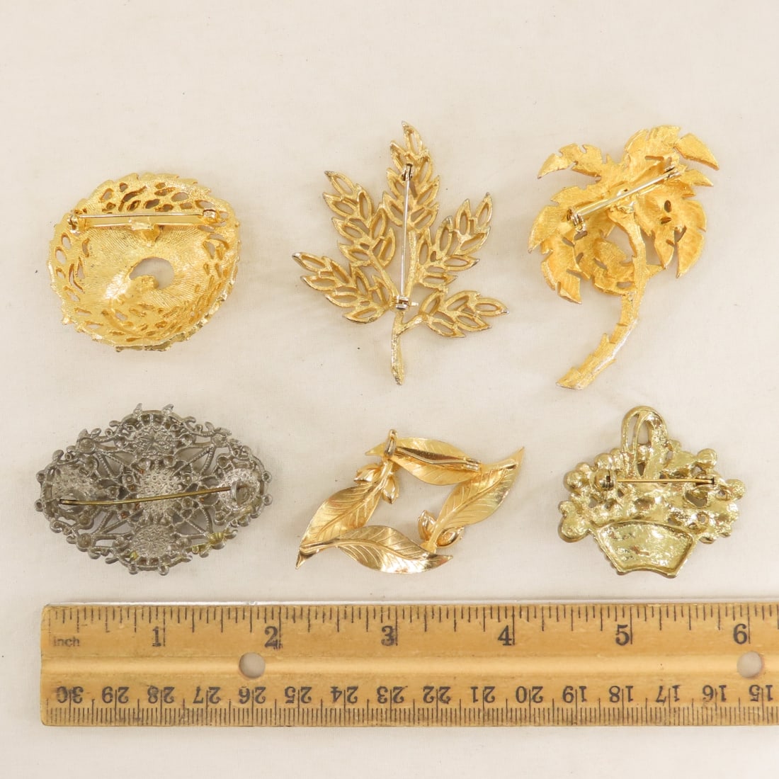 4 JJ and 41 Other Vintage Brooches - 7