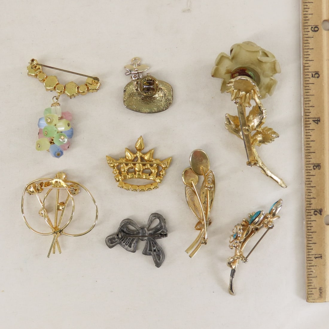 4 JJ and 41 Other Vintage Brooches - 9