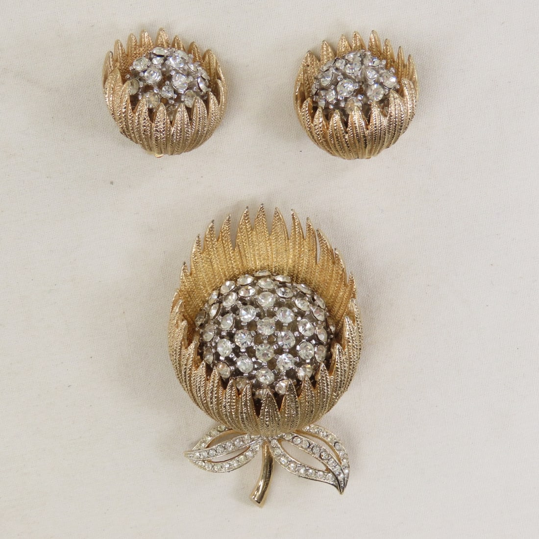 25 Pairs Earrings, 6 Vintage Brooches & 1 Set - 2
