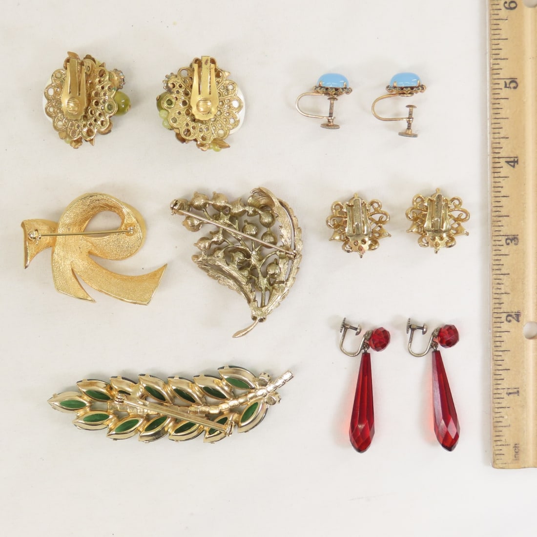 25 Pairs Earrings, 6 Vintage Brooches & 1 Set - 7