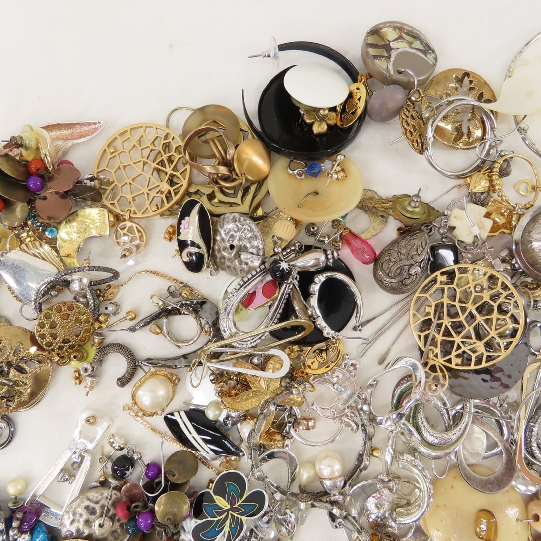 150+ Pairs Pierced Earrings 1950s- Modern - 3