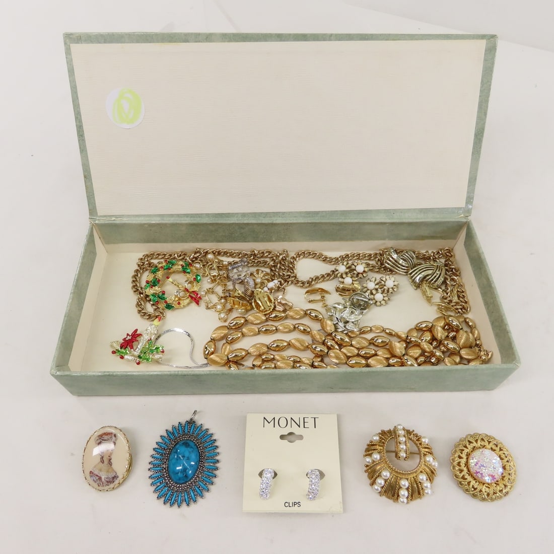 Signed Vintage Fashion Jewelry- Trifari, Lisner: Signed Vintage Fashion Jewelry- Trifari, Lisner - Napier, Monet, Gerry's, Vendome, Coro, 2 West German scarf clips and more. LOT SIZE:11x5x2" 1.5 LBS All information and photos, which are part of the