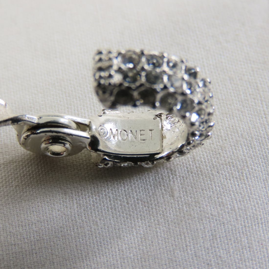 Signed Vintage Fashion Jewelry- Trifari, Lisner - 4