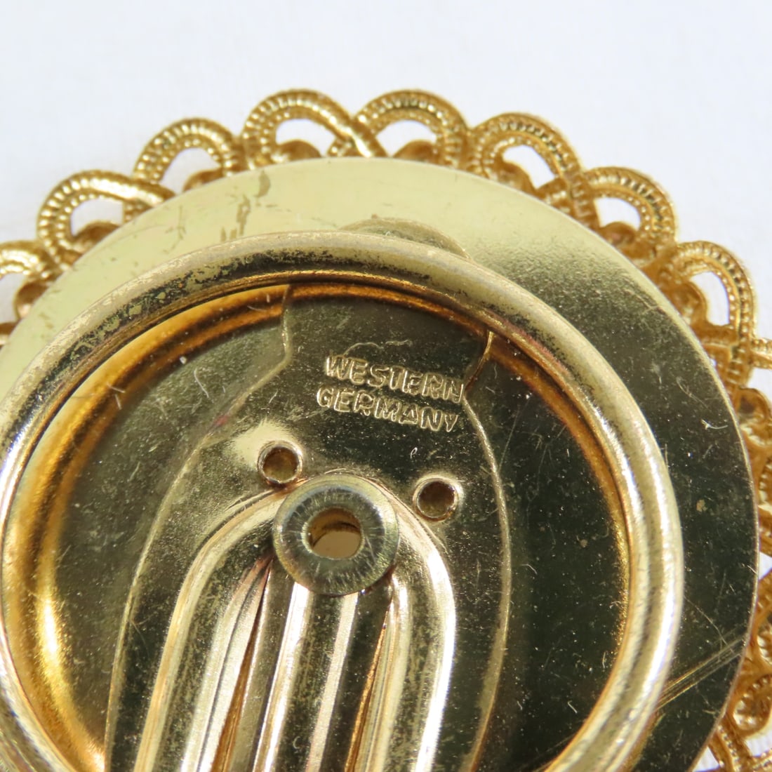 Signed Vintage Fashion Jewelry- Trifari, Lisner - 5