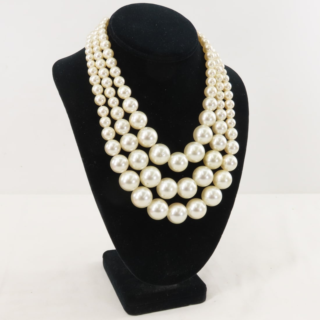 ART, Japan, Hong Kong & Other Vintage Jewelry - 9