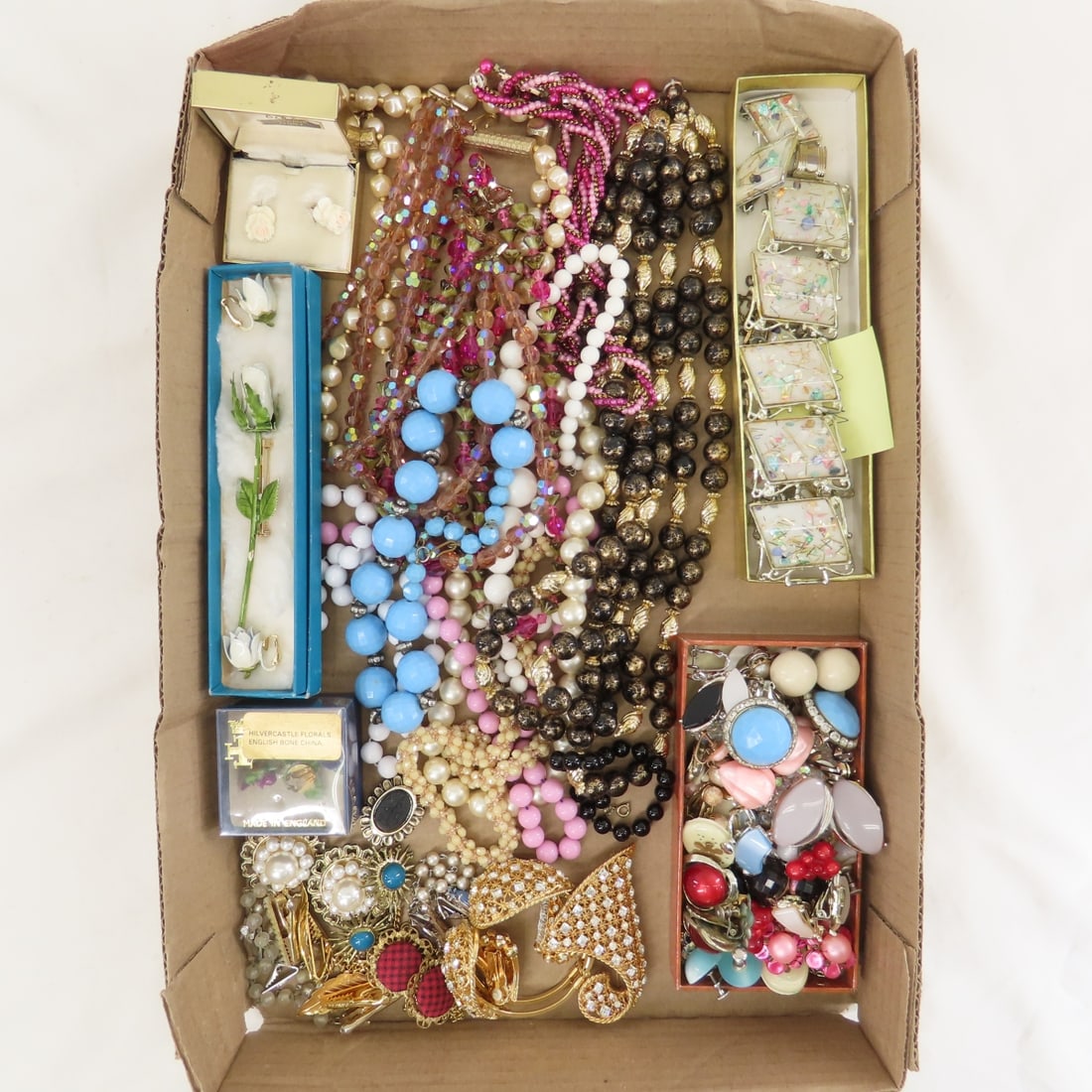 Set by Pam, Lucite and Other Vintage Jewelry: Set by Pam, Lucite and Other Vintage Jewelry - Pam confetti lucite necklace and earrings with bracelet (1 connection is broken), 30+ pairs clip earrings, necklaces, 7 sweater clips, scarf clip, 2