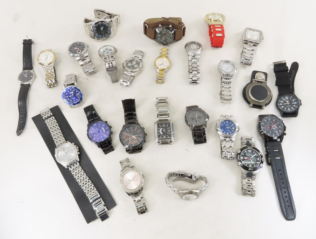 Guess, Fossil & Other Watches: Guess, Fossil & Other Watches - all need batteries, LOT SIZE: 12x12x10" 6 LBS All information and photos, which are part of the description, are intended to be as accurate as possible, but errors are
