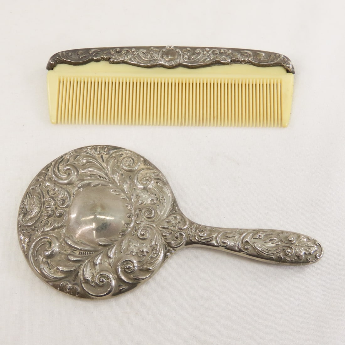 Vintage Compacts, Perfume Bottles, and More - 2