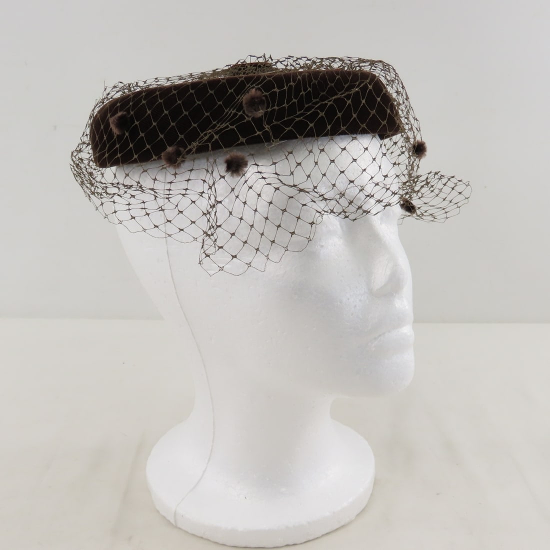 4 Vintage Hats, Hat Box and Styrofoam Head - 17