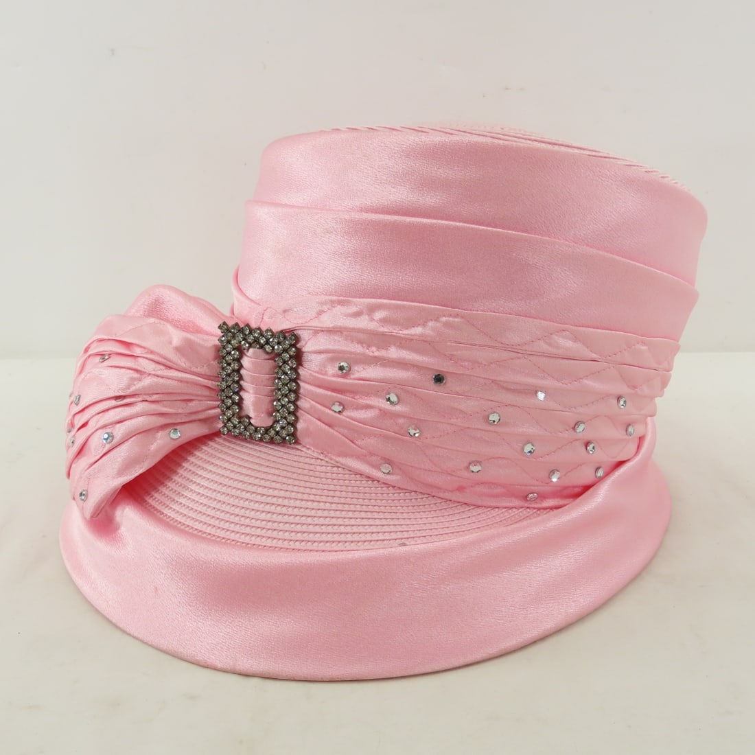 4 Vintage Hats, Hat Box and Styrofoam Head - 3